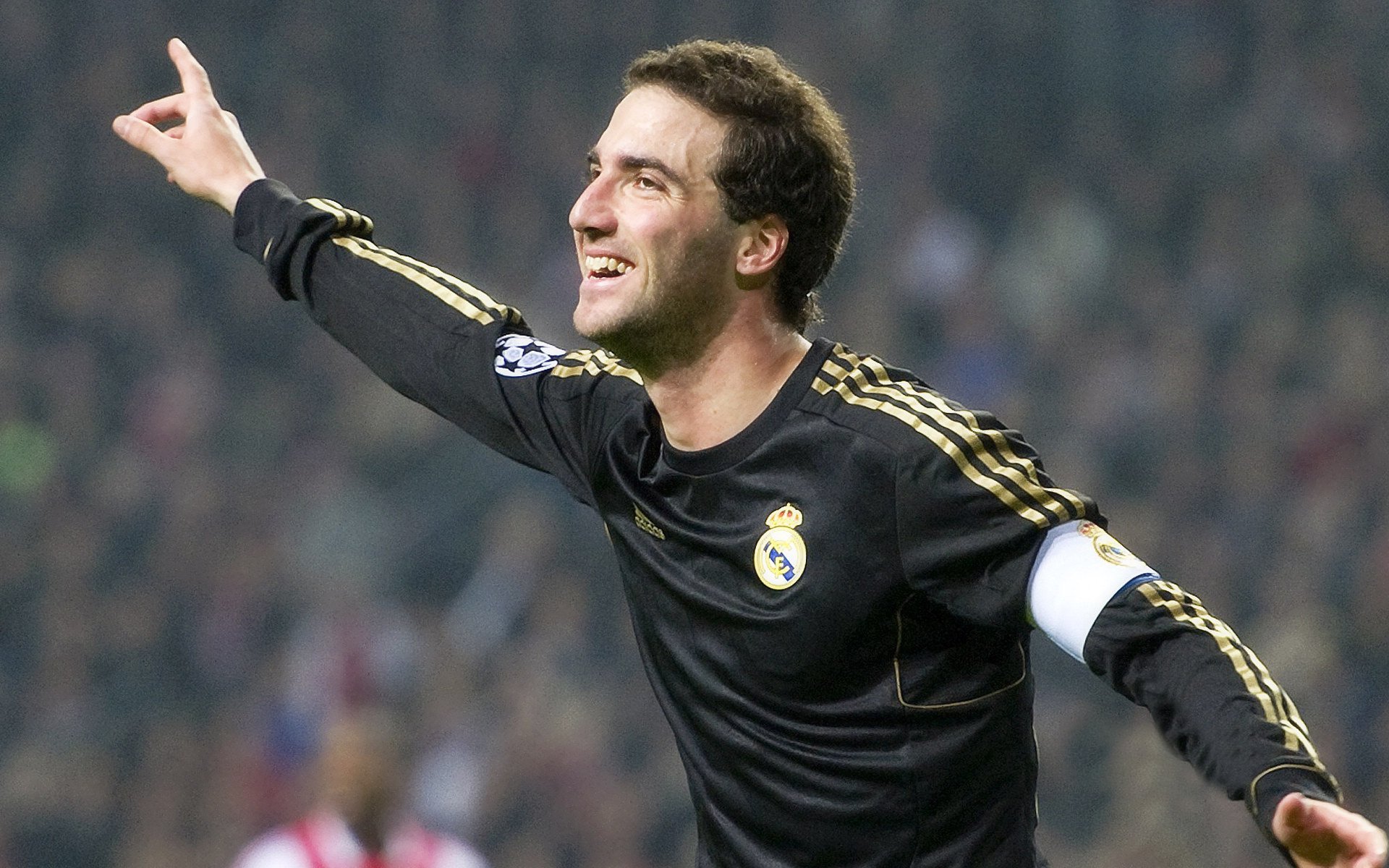 “华金·托比利亚的反击能力与迅速转换，成为美洲狮队防守中的重要一环”