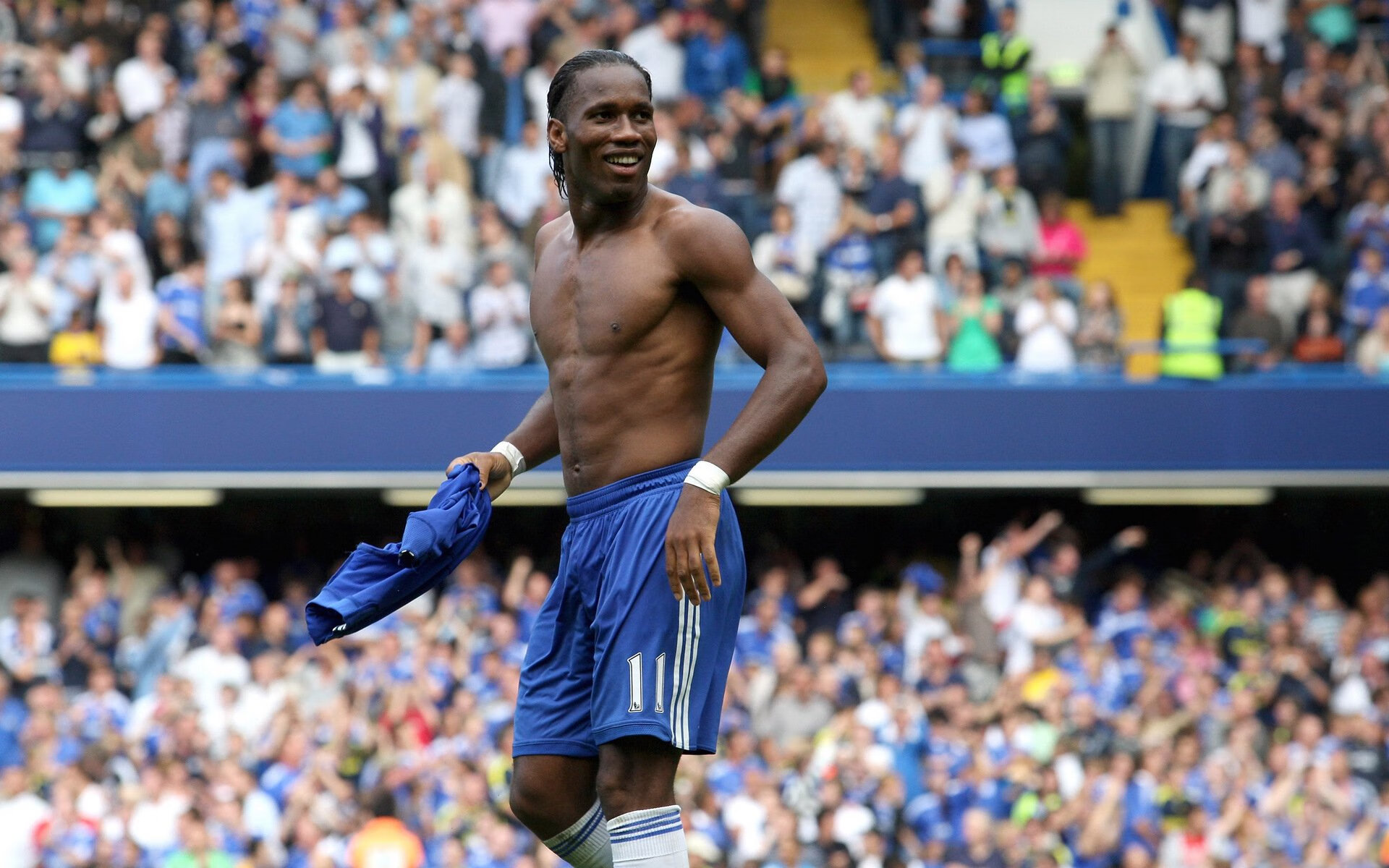 开云体育app-“华金·托比利亚的坚韧精神与防守技术，帮助美洲狮队巩固全球地位”